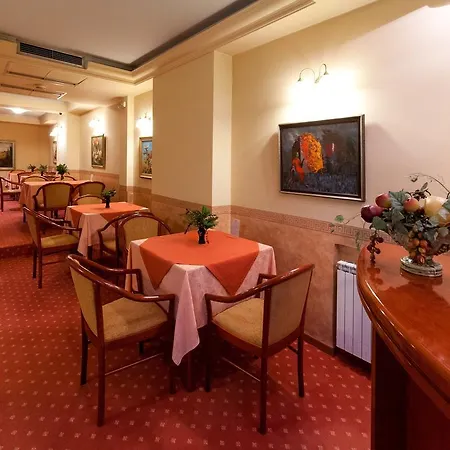 Hotel Glam 4*