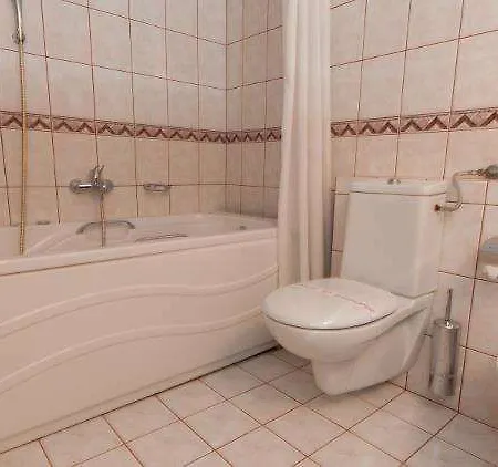Glam Hotel 4*