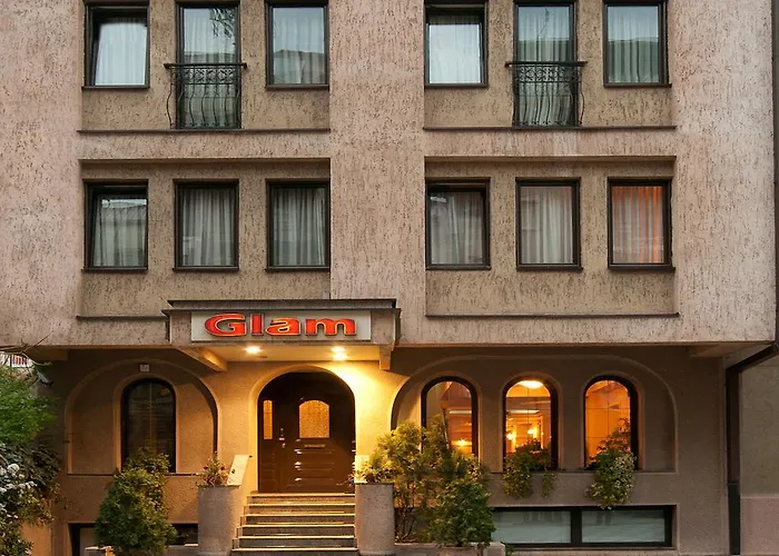 Glam Hotel