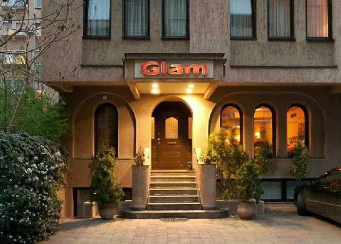 Glam 4*